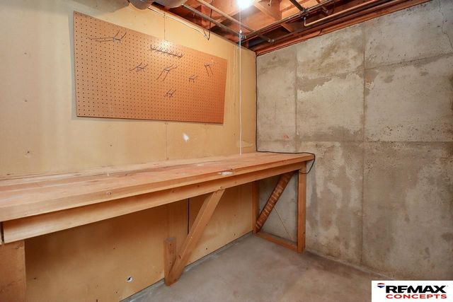 601 Skyway Road, Lincoln, NE 68505