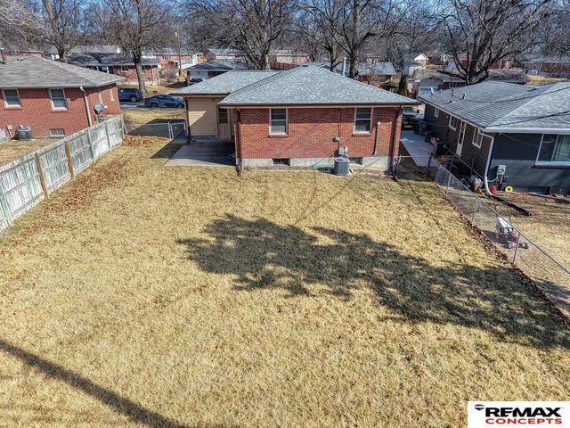 601 Skyway Road, Lincoln, NE 68505