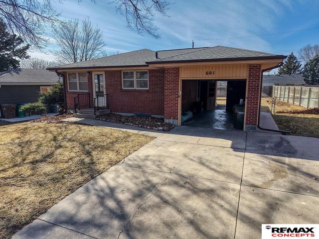 601 Skyway Road, Lincoln, NE 68505
