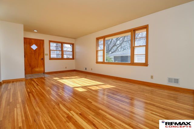 601 Skyway Road, Lincoln, NE 68505