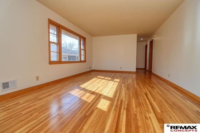 601 Skyway Road, Lincoln, NE 68505