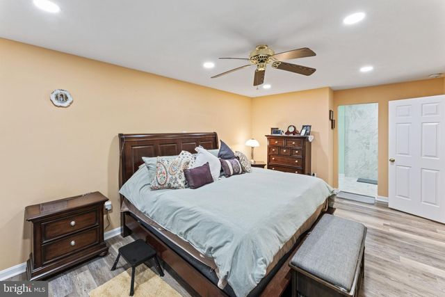 23 LONGWOOD DR, Stafford, VA 22556