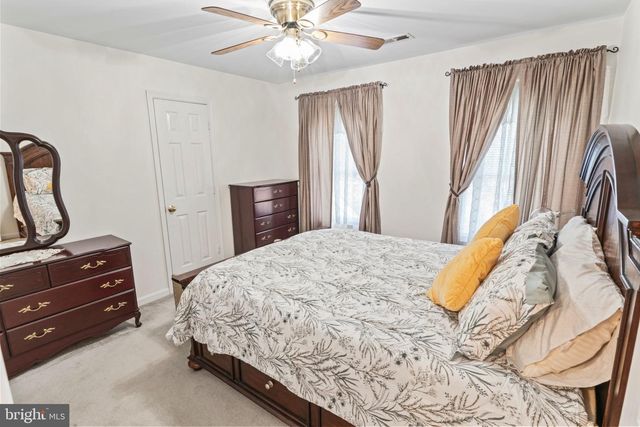 23 LONGWOOD DR, Stafford, VA 22556