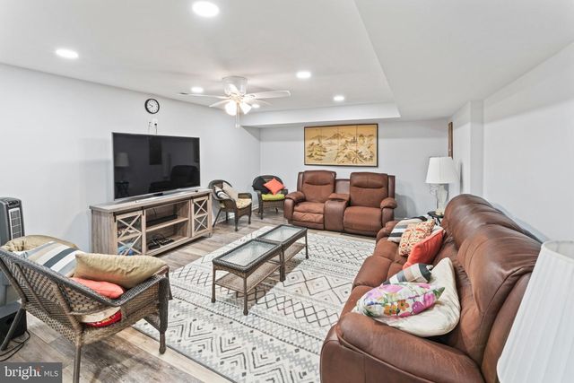 23 LONGWOOD DR, Stafford, VA 22556