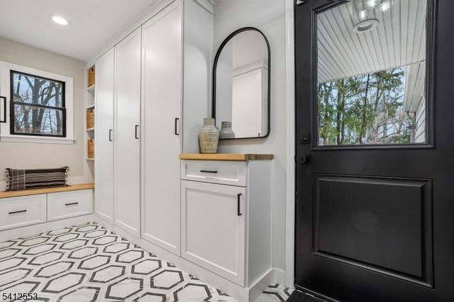 8 Oak Park Dr, Morris Twp., NJ 07960