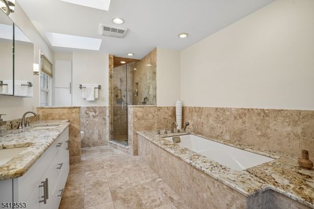 8 Oak Park Dr, Morris Twp., NJ 07960