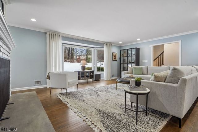 8 Oak Park Dr, Morris Twp., NJ 07960