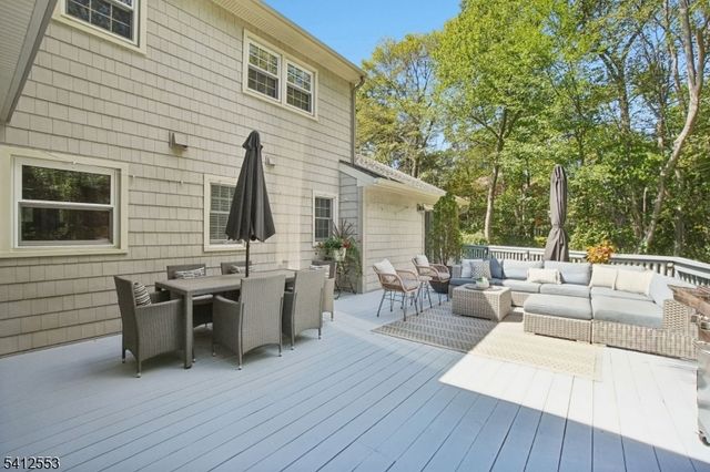 8 Oak Park Dr, Morris Twp., NJ 07960