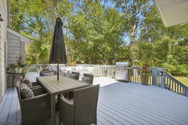 8 Oak Park Dr, Morris Twp., NJ 07960