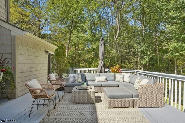 8 Oak Park Dr, Morris Twp., NJ 07960