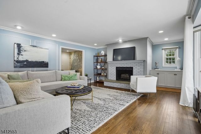 8 Oak Park Dr, Morris Twp., NJ 07960