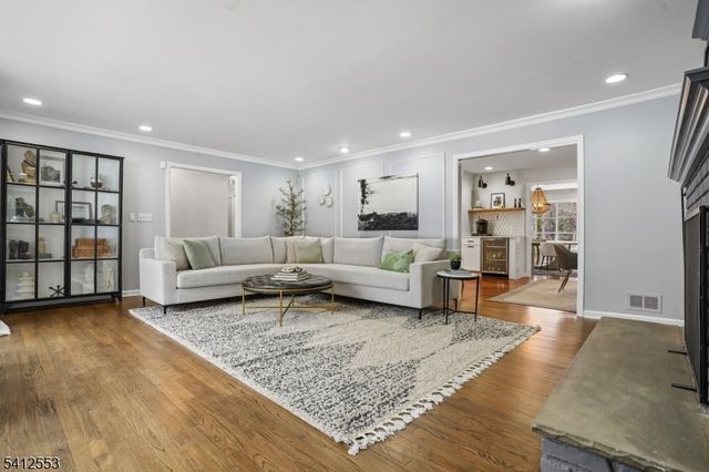 8 Oak Park Dr, Morris Twp., NJ 07960