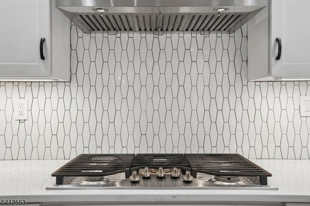 8 Oak Park Dr, Morris Twp., NJ 07960