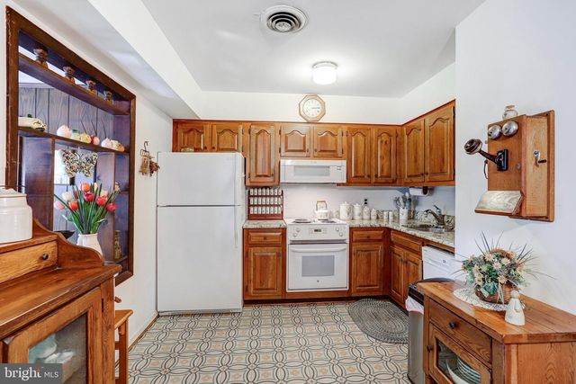 326 SHENANDOAH ST SE, Leesburg, VA 20175