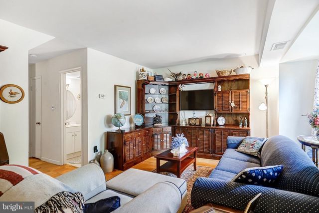 326 SHENANDOAH ST SE, Leesburg, VA 20175
