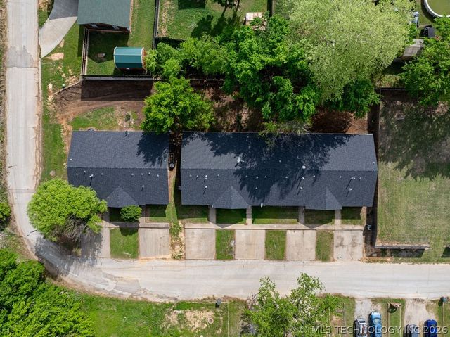 708 Oakdale Lane D, Madill, OK 73446