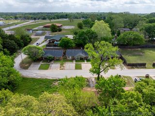 708 Oakdale Lane D, Madill, OK 73446