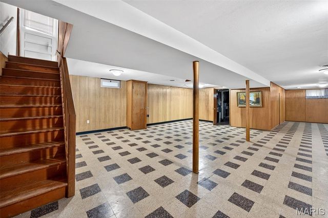 8 Lila Lane, Florissant, MO 63033