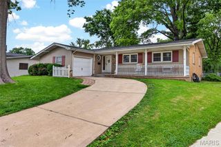 8 Lila Lane, Florissant, MO 63033