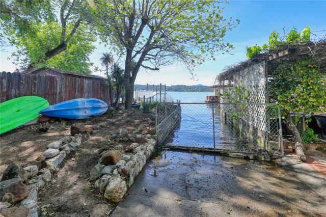 10465 E Highway 20, Clearlake Oaks, CA 95423