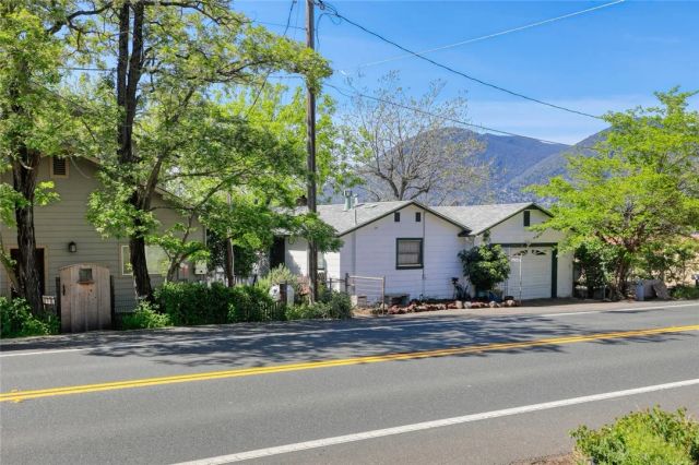 10465 E Highway 20, Clearlake Oaks, CA 95423