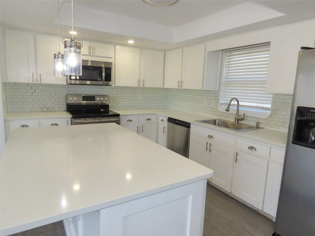 1350 CAMBRIDGE DRIVE, Clearwater, FL 33756