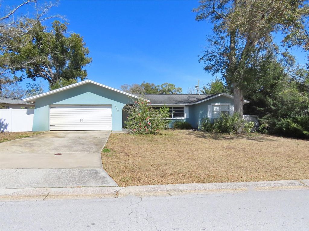 1350 CAMBRIDGE DRIVE, Clearwater, FL 33756