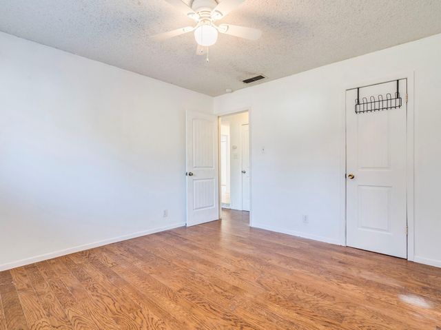 1600 Pine Knoll DR, Austin, TX 78758