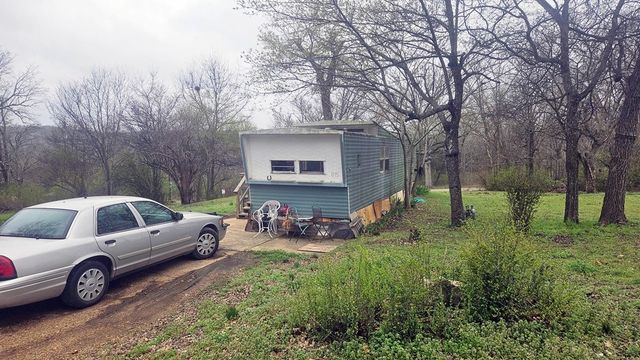 815 N Estes Avenue, Yellville, AR 72687