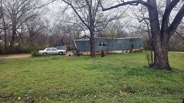 815 N Estes Avenue, Yellville, AR 72687