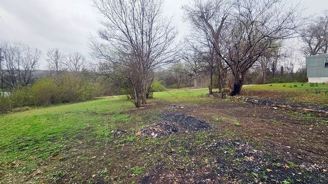 815 N Estes Avenue, Yellville, AR 72687