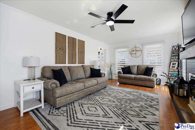 814 Old Woodlands Rd., Florence, SC 29505