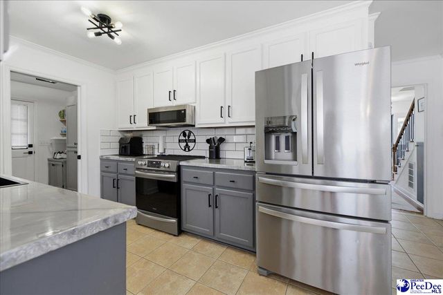 814 Old Woodlands Rd., Florence, SC 29505