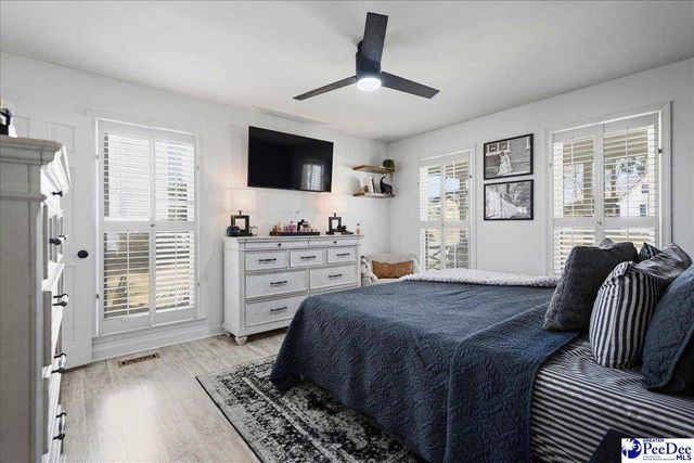 814 Old Woodlands Rd., Florence, SC 29505