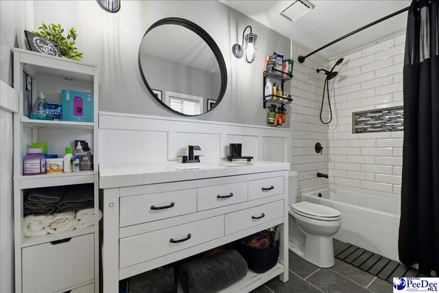 814 Old Woodlands Rd., Florence, SC 29505