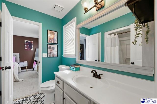 814 Old Woodlands Rd., Florence, SC 29505