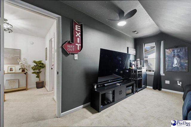 814 Old Woodlands Rd., Florence, SC 29505