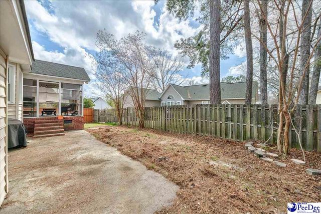 814 Old Woodlands Rd., Florence, SC 29505