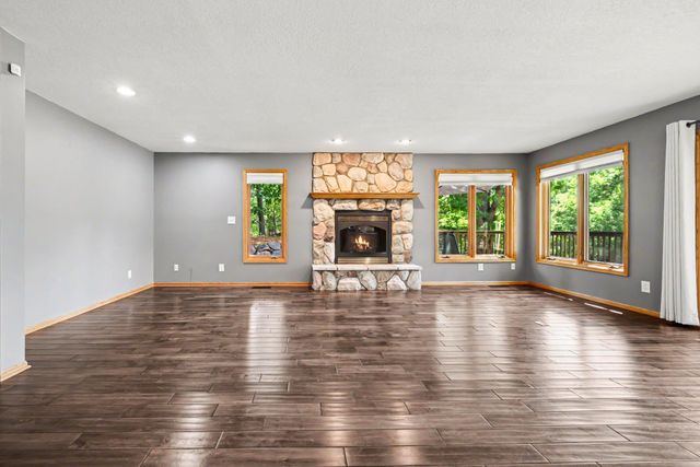 2430 Larpenteur Avenue E, Maplewood, MN 55109
