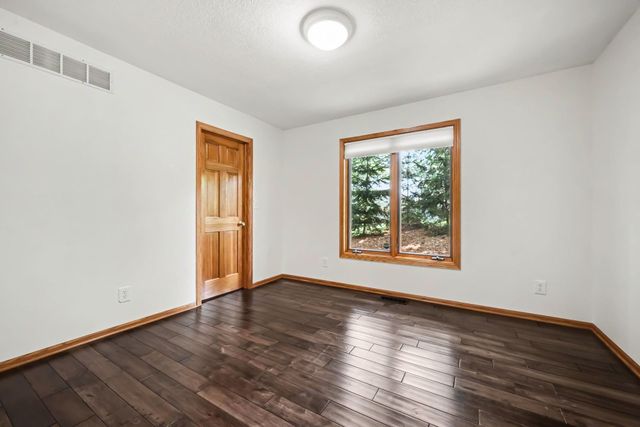 2430 Larpenteur Avenue E, Maplewood, MN 55109