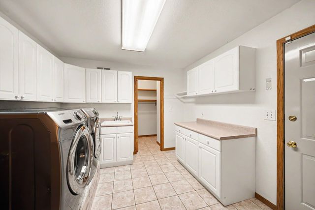 2430 Larpenteur Avenue E, Maplewood, MN 55109