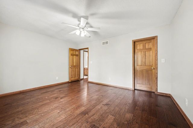 2430 Larpenteur Avenue E, Maplewood, MN 55109