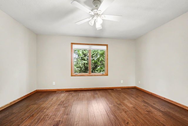 2430 Larpenteur Avenue E, Maplewood, MN 55109