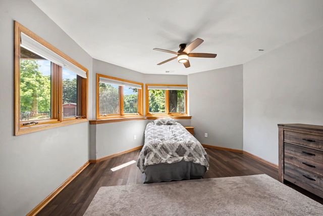 2430 Larpenteur Avenue E, Maplewood, MN 55109
