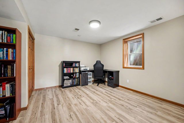 2430 Larpenteur Avenue E, Maplewood, MN 55109