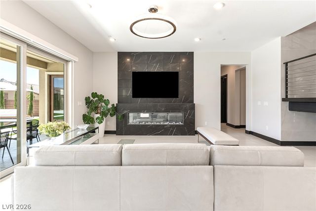 212 Carmel Sky Street, Las Vegas, NV 89138