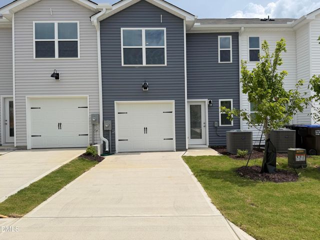 275 Rusling Leaf Drive, Fuquay Varina, NC 27526