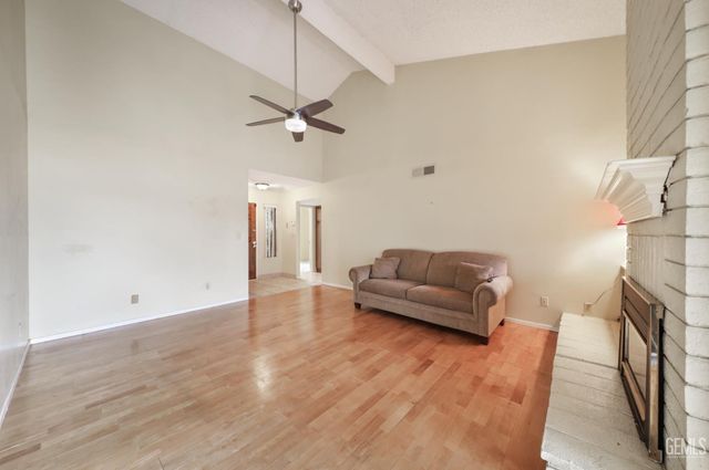 1000 Olive Drive 7, Bakersfield, CA 93308