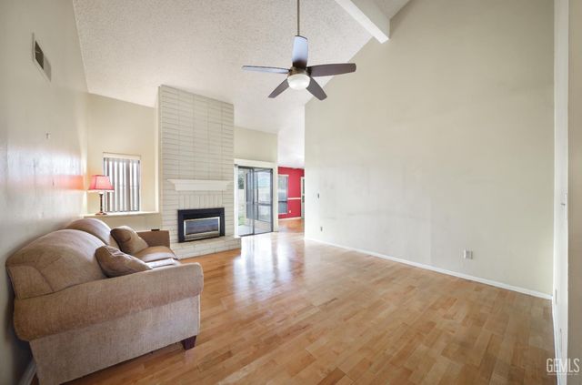 1000 Olive Drive 7, Bakersfield, CA 93308