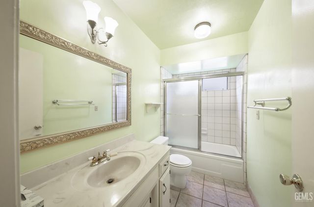 1000 Olive Drive 7, Bakersfield, CA 93308